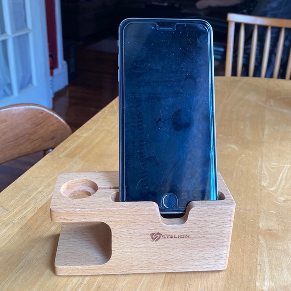 Stalion phone stand wood in good condition